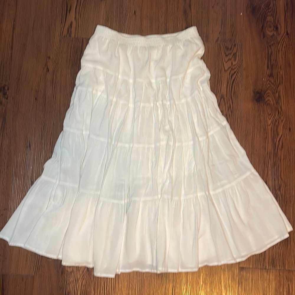 Midi white skirt, high waisted, size small
